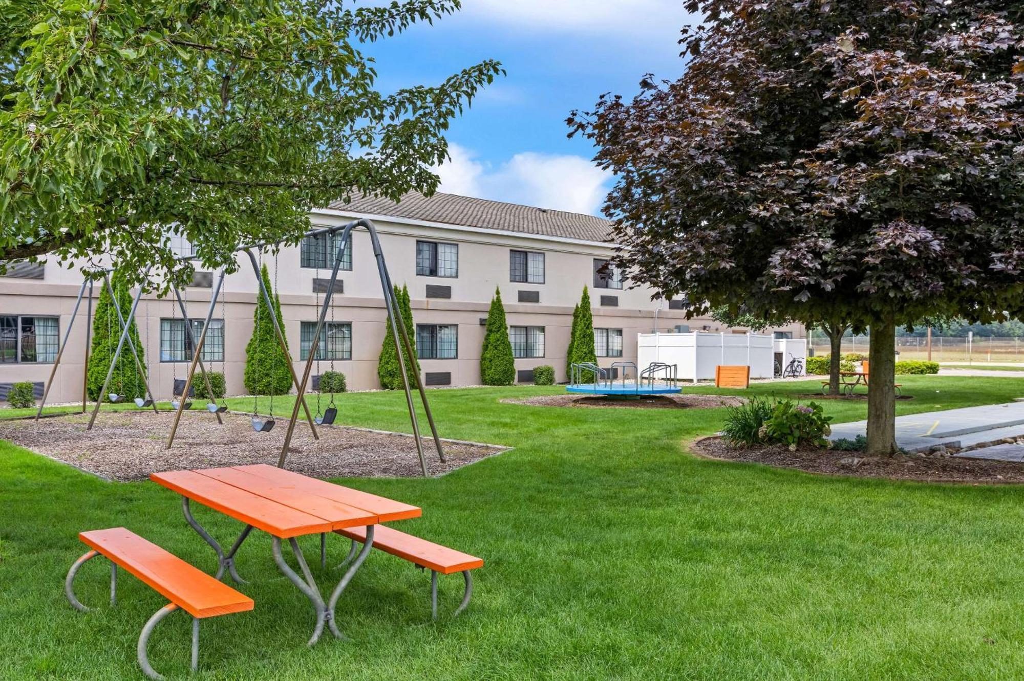 Comfort Inn Ludington Near Us-10 Exteriér fotografie
